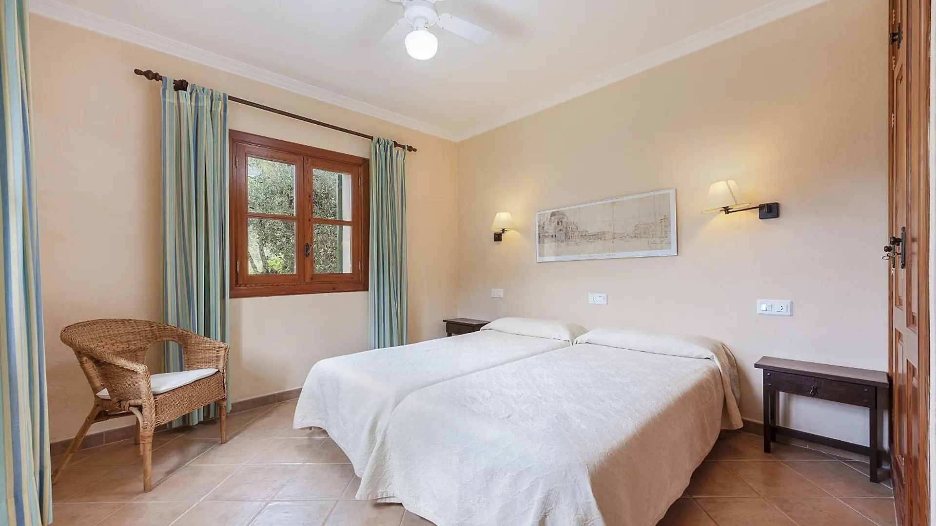 סלבה Villa Es Barracar